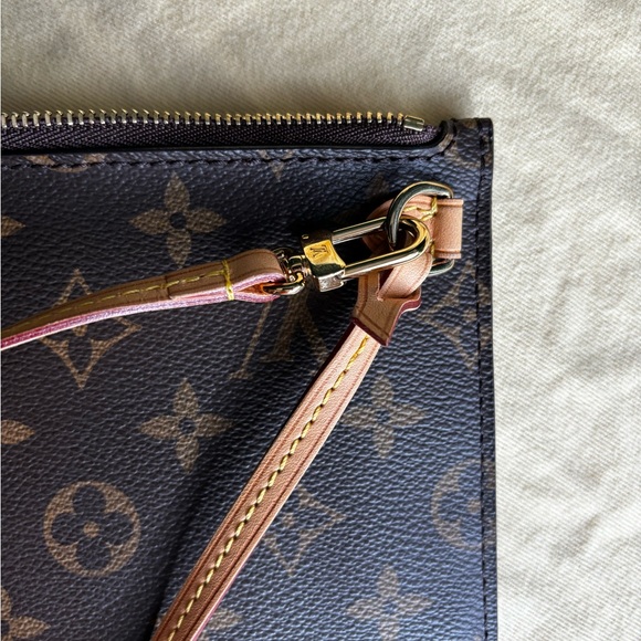 Authentic Louis Vuitton NEW Neverfull GM pink pivone clutch discontinued color - Picture 5 of 8